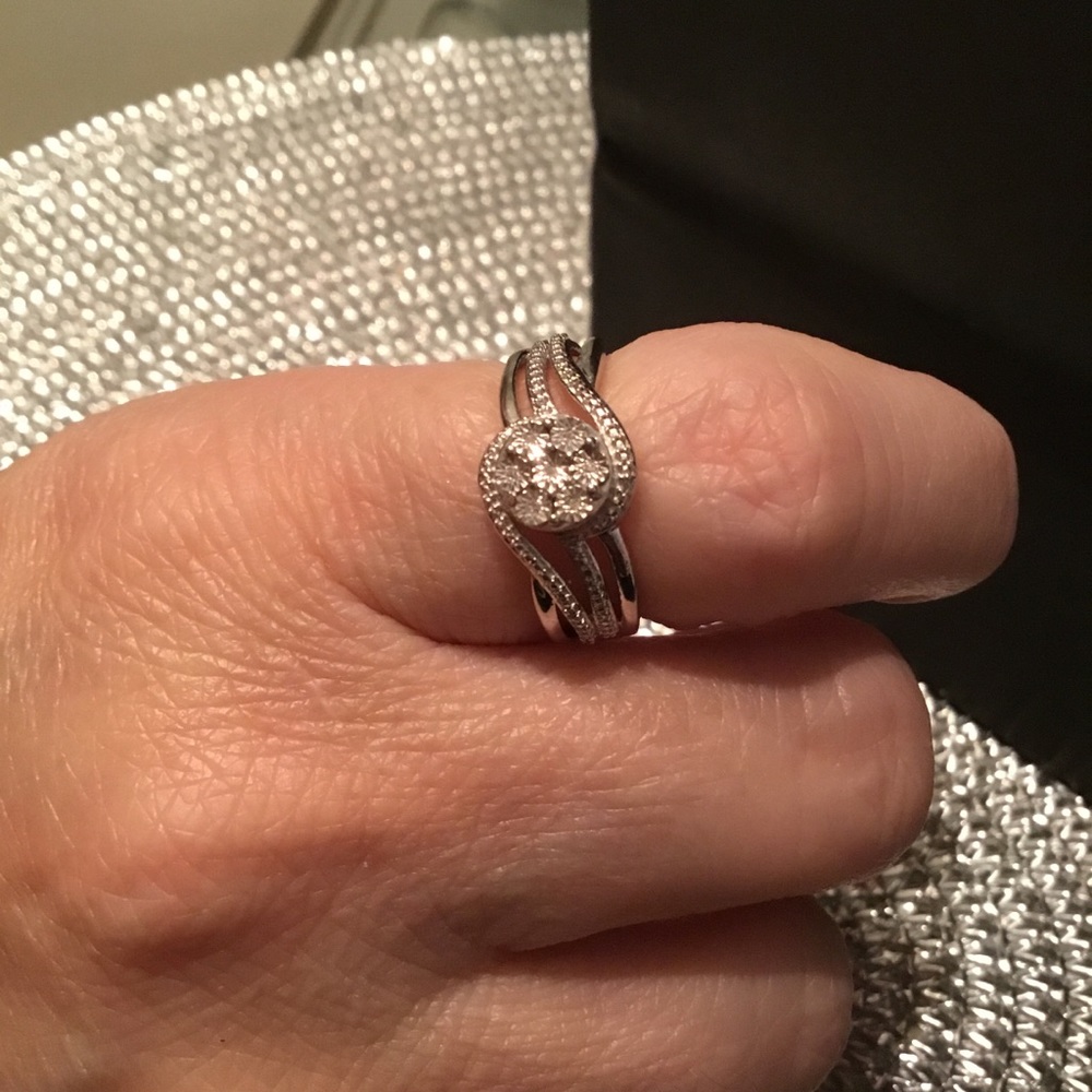 Kay Jewelers Diamond Accent Cluster Ring - Picture 7 of 7